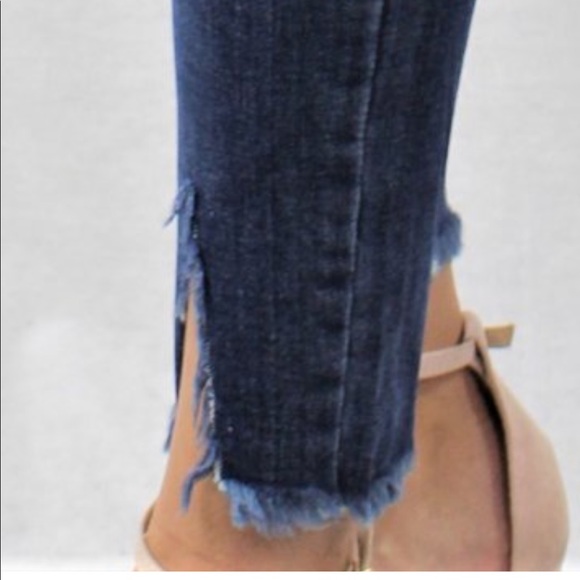 Distressed Jeans - Picture 3 of 4